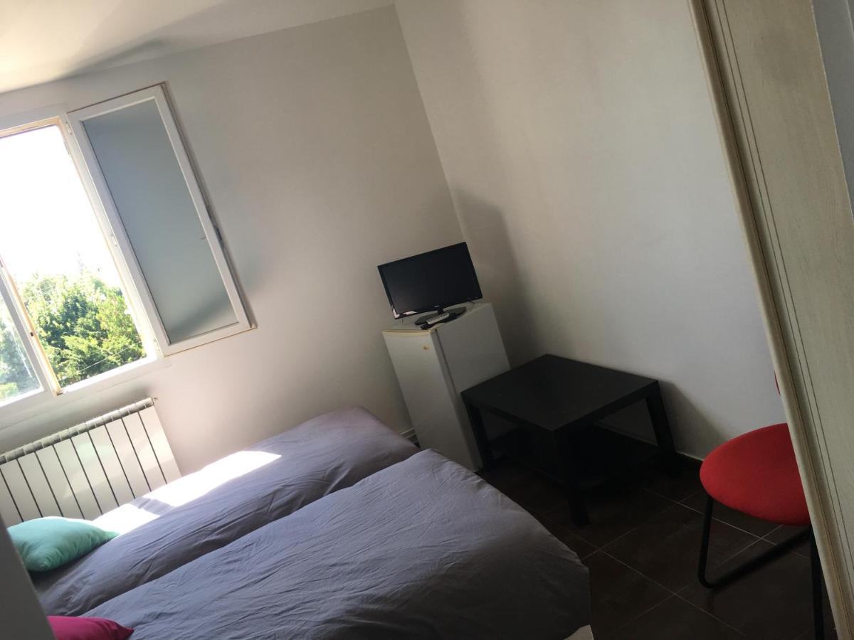 Cafe De La Gare Hotel Bessancourt Kültér fotó
