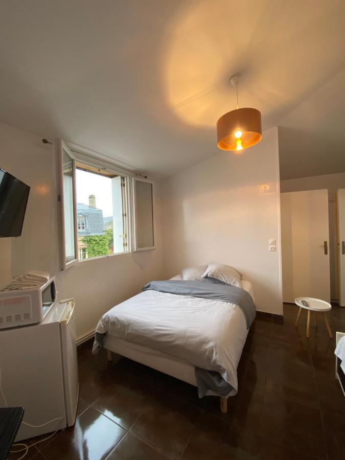 Cafe De La Gare Hotel Bessancourt Kültér fotó
